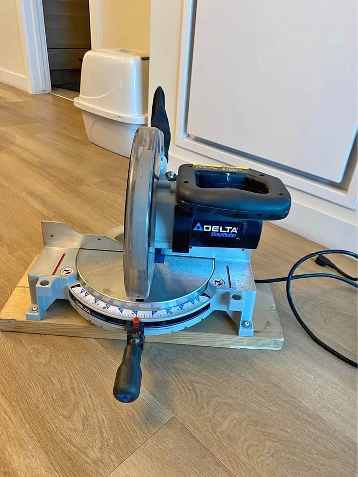 Delta ShopMaster 10” Compound Miter Saw