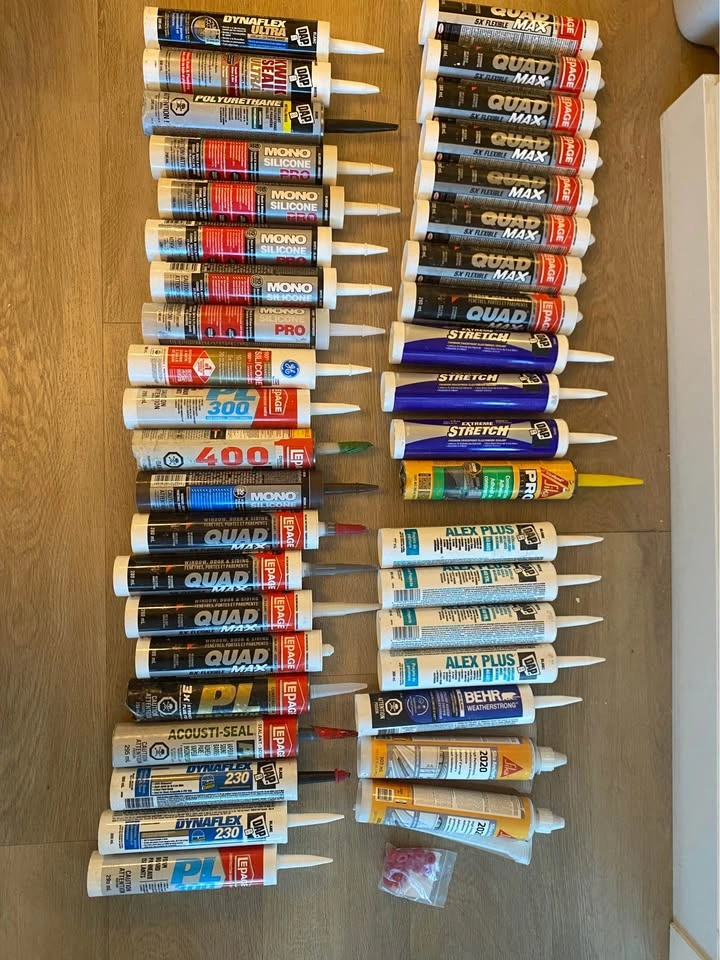 40 Caulking, Silicone & Sealant Tubes + Bucket - photo 2