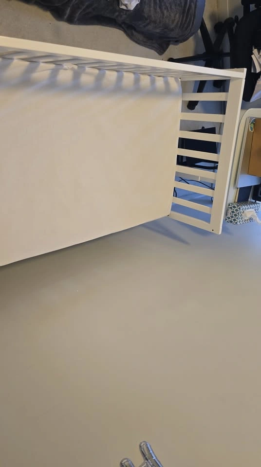 Walmart White Crib with mattress - photo 3