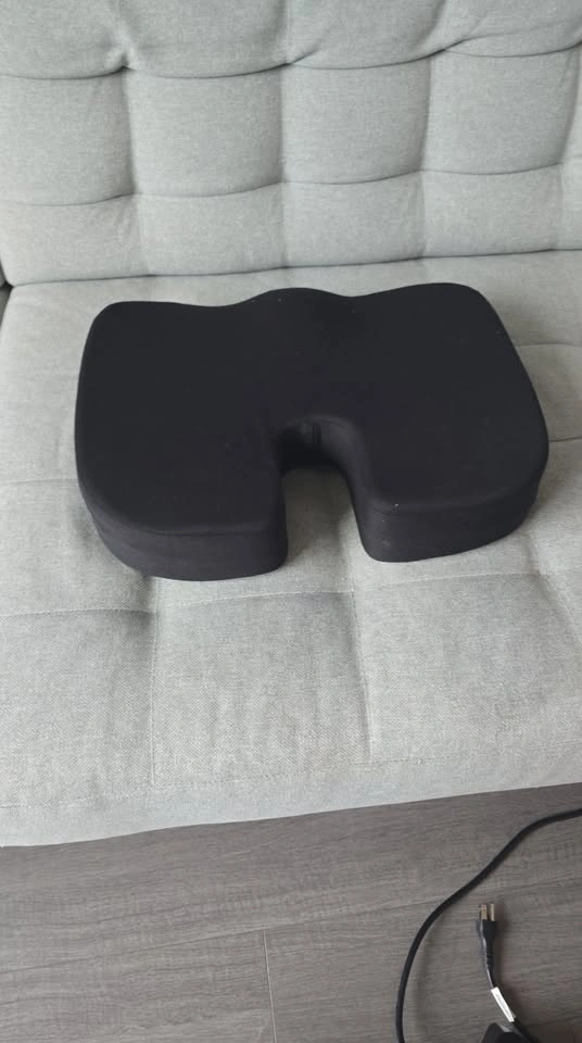 Black Coccyx Cushion - photo 2