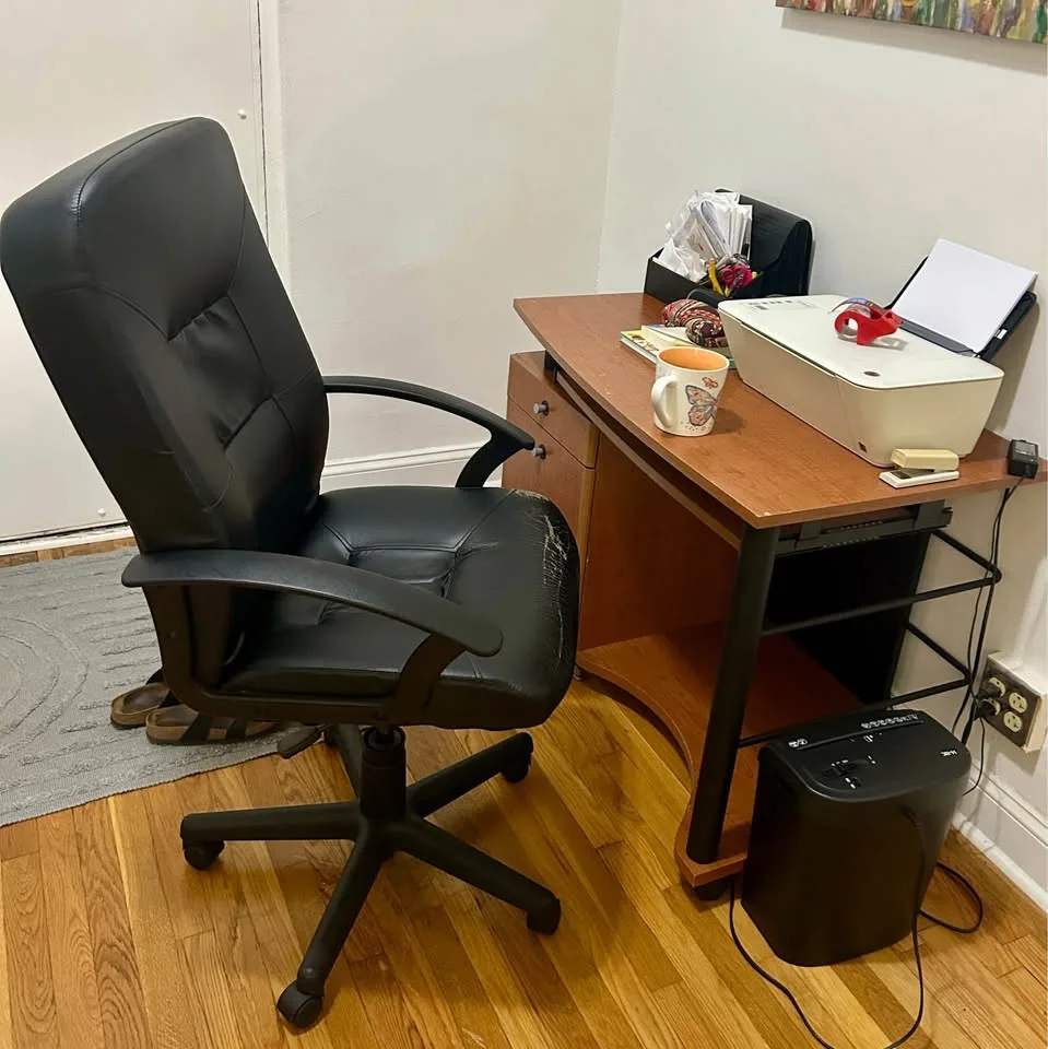 Desk and chair Sold together image indicator(2)