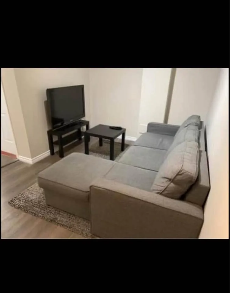 2 Beds 1 Bath - House image indicator(2)