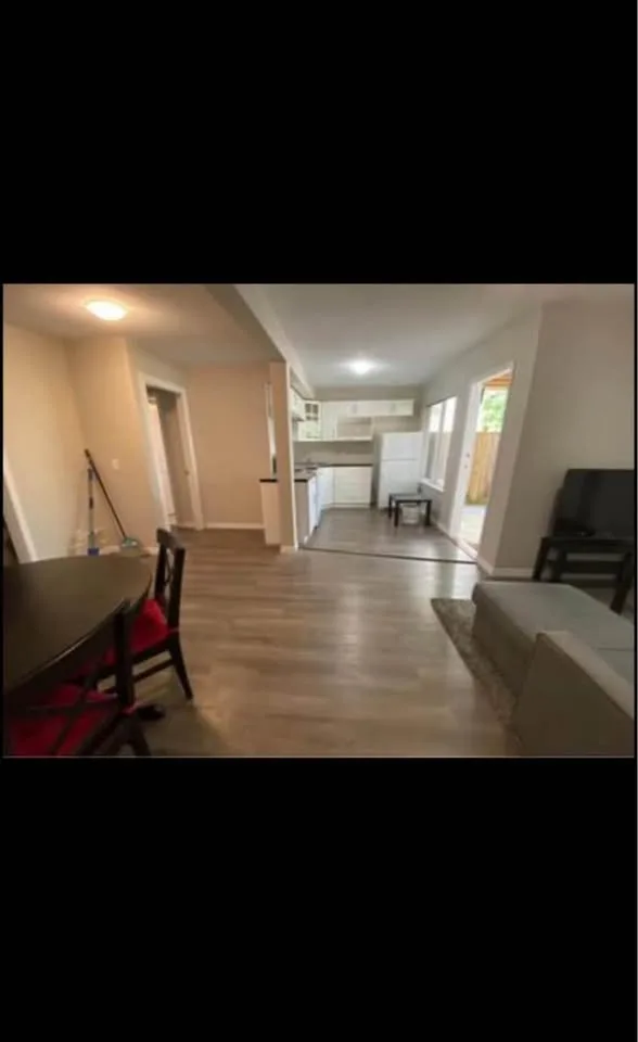 2 Beds 1 Bath - House image indicator(8)