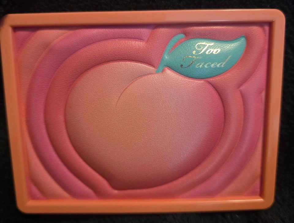 New! Too Faced Sweet Peach Eye Shadow Palette - photo 2