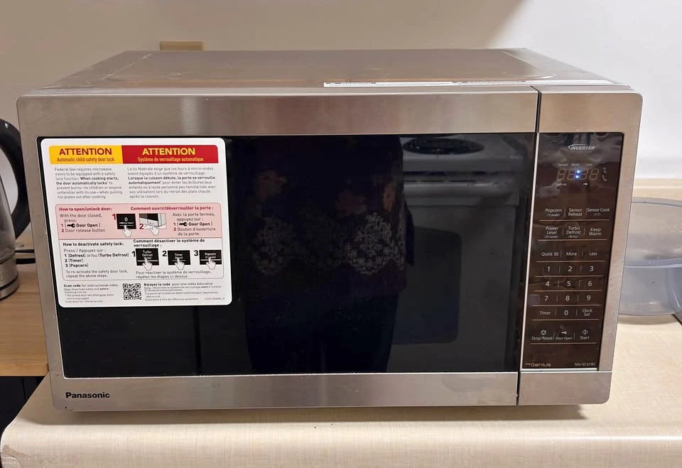 Panasonic NN-SC678C Inverter Microwave - Moving Sale