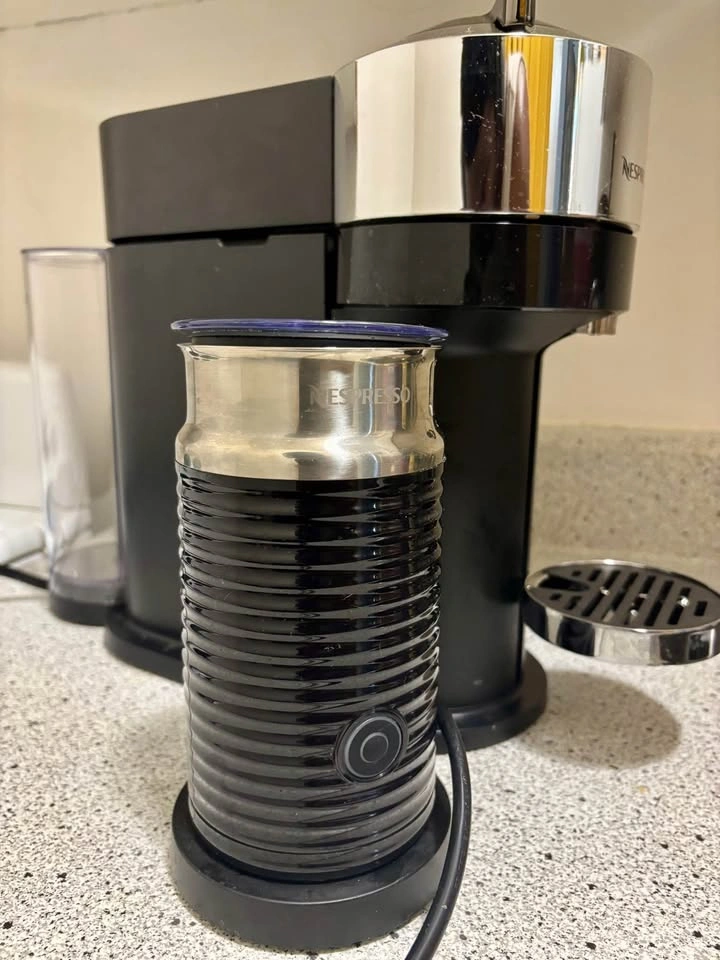 Nespresso Vertuo Next coffee and espresso machine with Aeroccino - photo 3