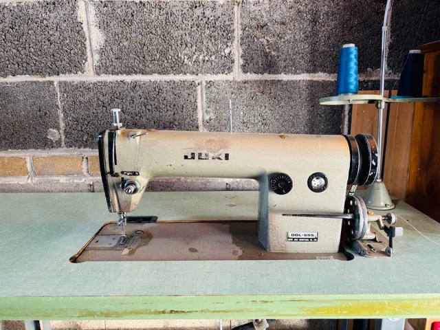 Juki DDL-555 Sewing Machine image indicator(2)