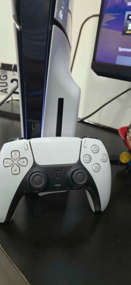 Play Station 5 Slim Disc (1TB)-Excellent condition - photo 2
