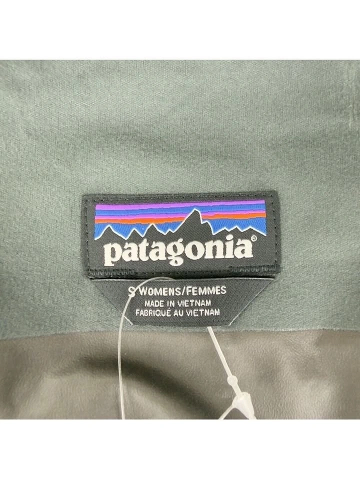 Patagonia NWT Women's Small Calcite Gore-tex Jacket - photo 2