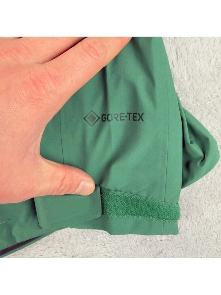 Patagonia NWT Women's Small Calcite Gore-tex Jacket - photo 3
