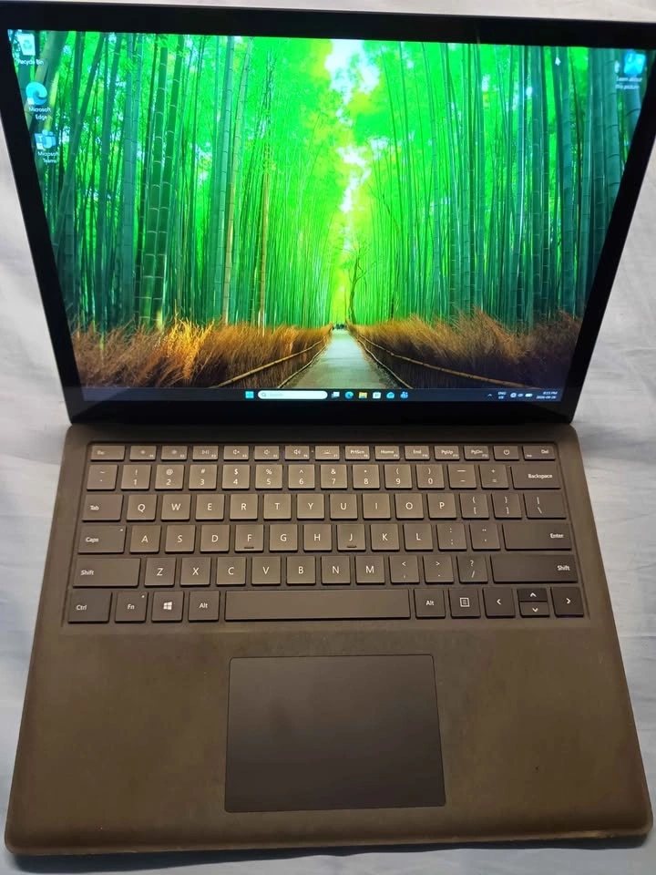 Microsoft Surface Laptop 2 i5 8GB RAM 128GB SSD - photo 4
