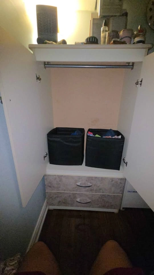 Two-Door Wardrobe with Drawers - photo 3