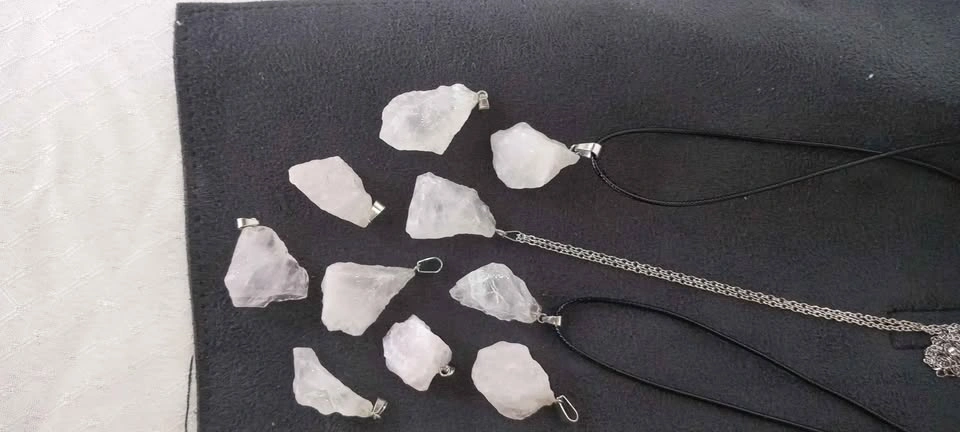 Stone and gemstone necklaces and pendants - photo 3