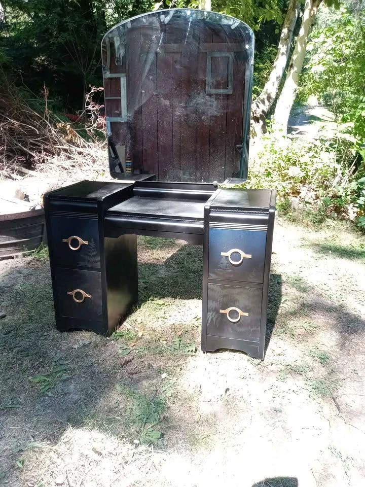 Antique mirrored vanity desk with tree painting - photo 4