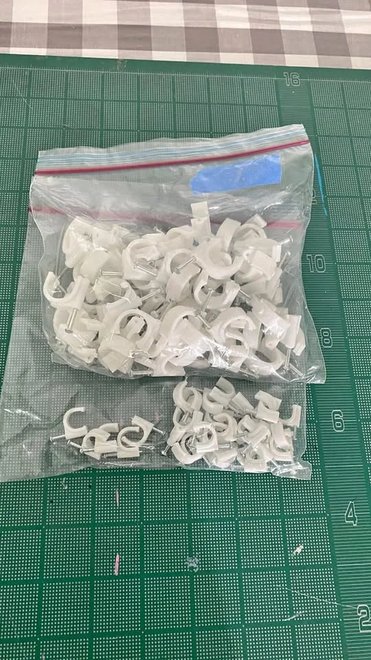 Cable clips - assorted New thumbnail