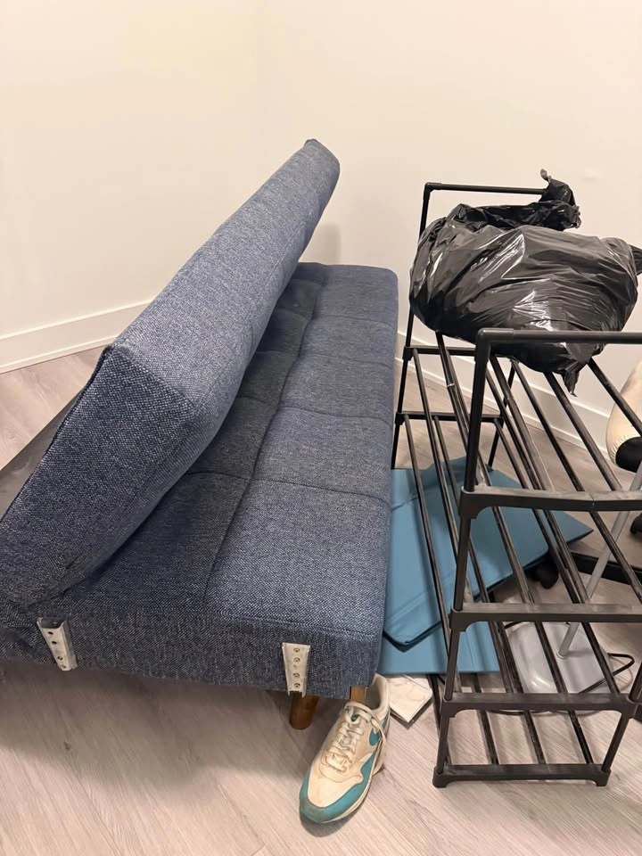 Blue Fabric Tufted Futon Sofa Bed - photo 4