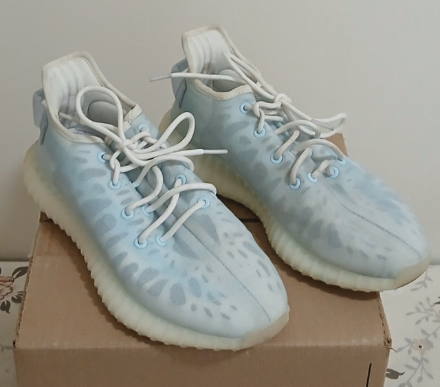 Adidas Yeezy Boost 350 V2 "Mono Ice" – Shoes (US 8.5 Men/ Blue)