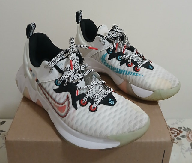 Nike Giannis Immortality Basketball Shoes (US-9 Men/White)