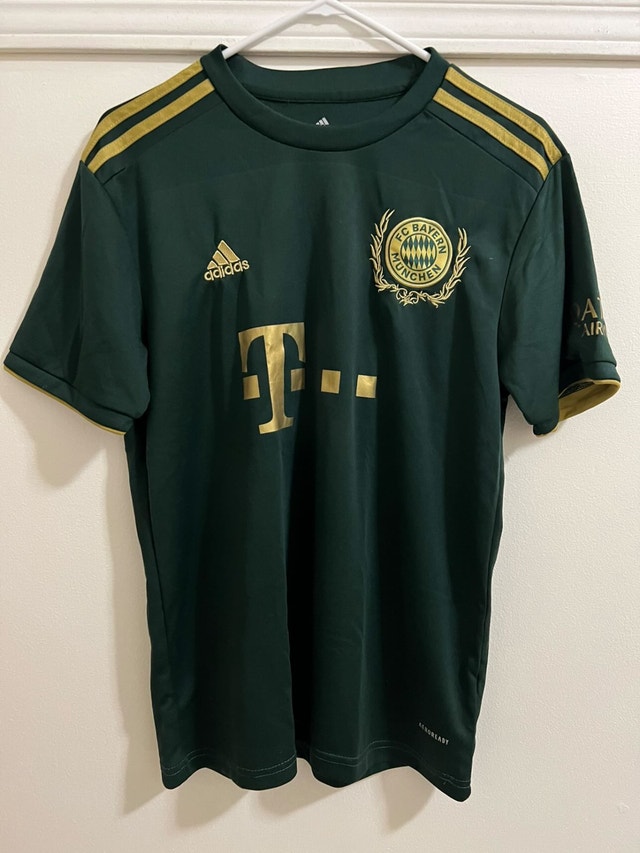 FC Bayern Munich "Oktoberfest" Football Jersey (Green/Medium)