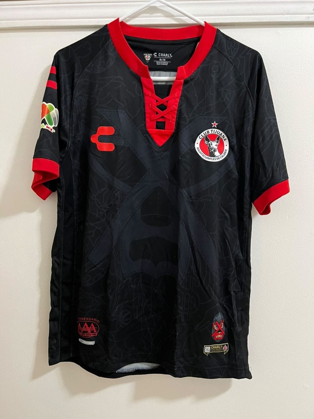 Club Tijuana Xolos Football/Soccer Jersey (Black/Medium)