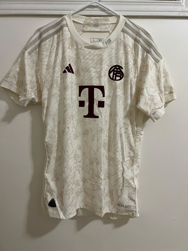Bayern Munich Football/Soccer Jersey – Adidas (Cream/Medium)