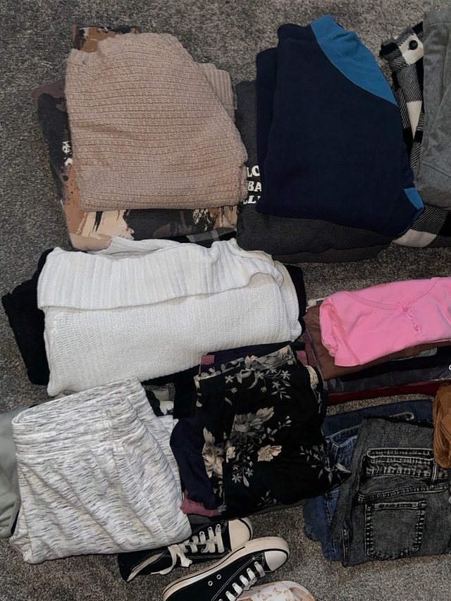 Woman’s bundle - 41 items plus accessories - photo 5