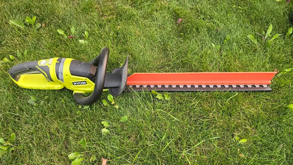 Ryobi Lawnmower and Yard Tools - photo 3