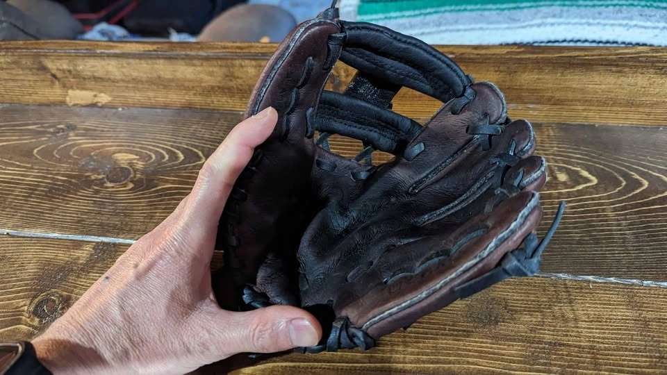 T-Ball Glove - photo 2