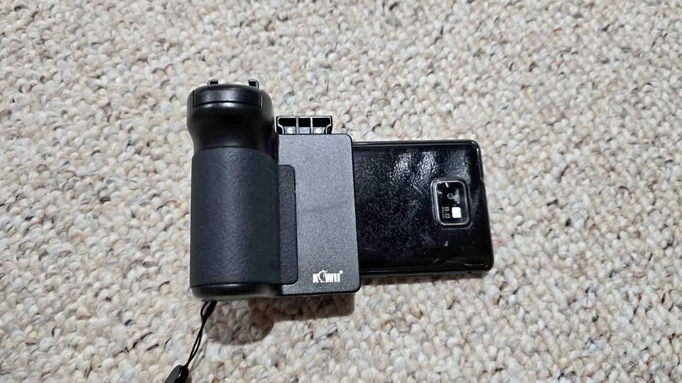 Camera Grip for Cell Phones