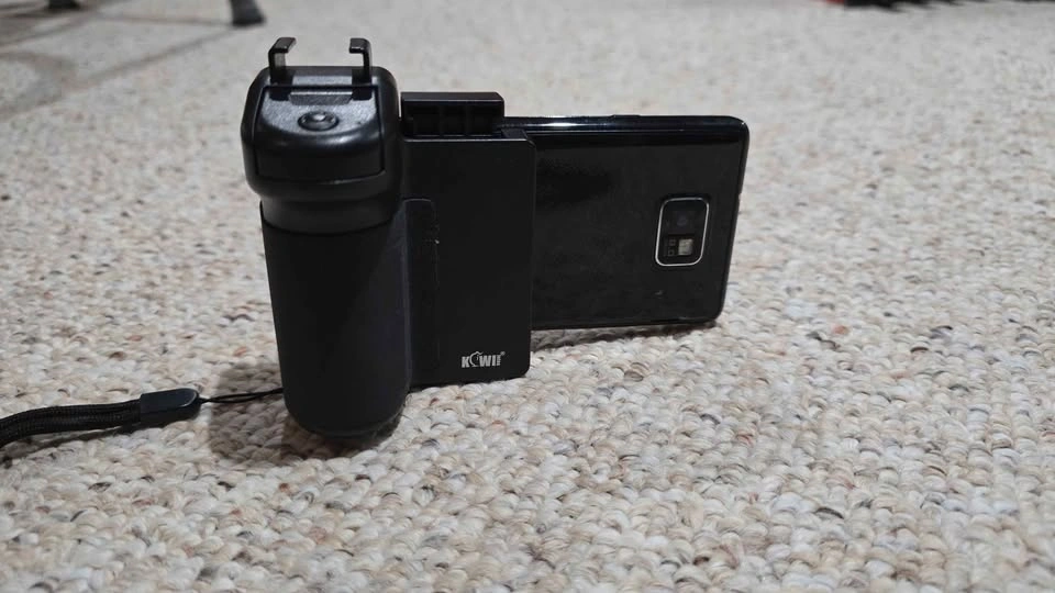 Camera Grip for Cell Phones - photo 2