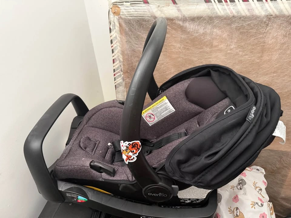Evenflo Infant Car Seat - photo 2