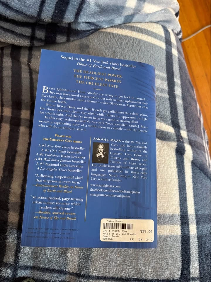 Softcover Book: Crescent City Series Book #2 - House of Sky and - photo 2