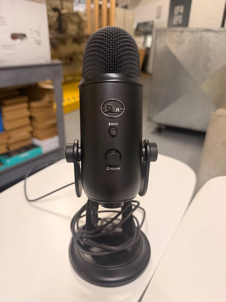 Blue Yeti USB Microphone with Stand and Cable - Blackout - photo 2