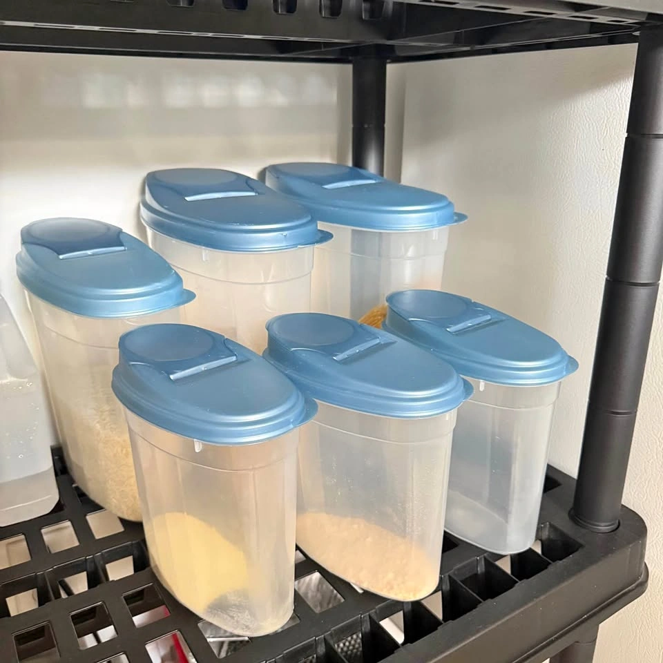 Food containers