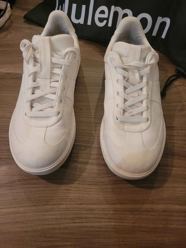 Lululemon sneakers with shoe bag - photo 3