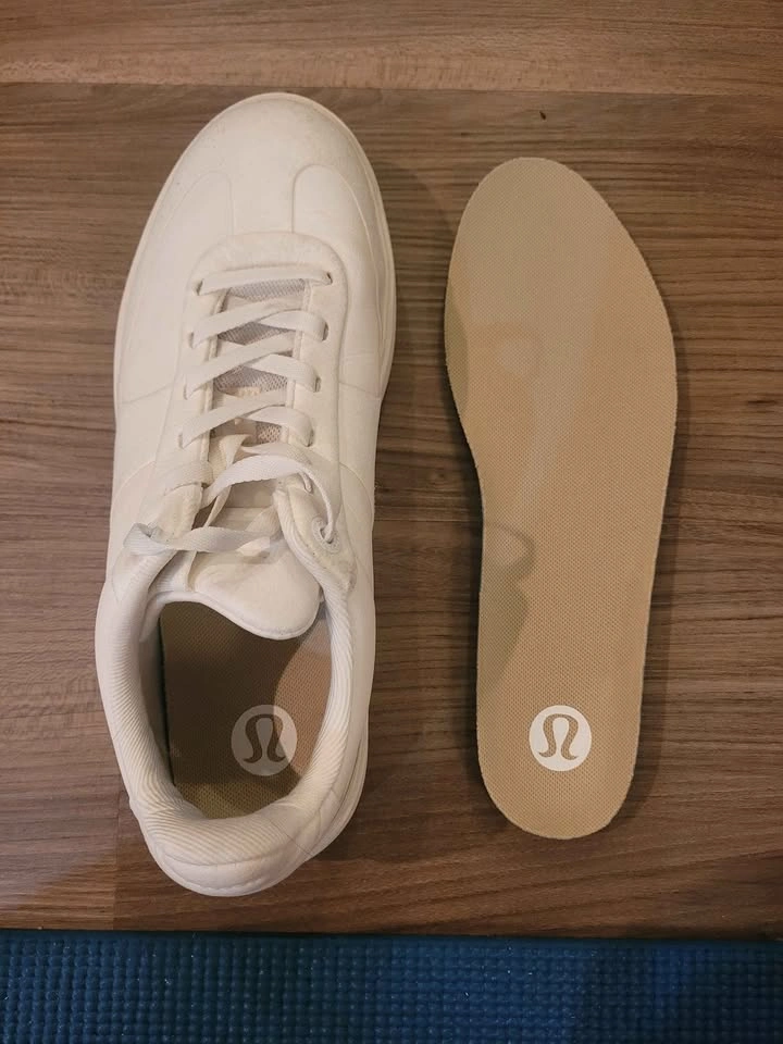 Lululemon sneakers with shoe bag - photo 5