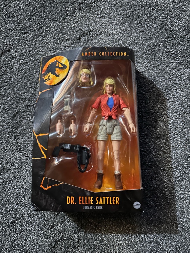 Jurassic Park Amber Collection Dr. Ellie Sattler 6-inch action f