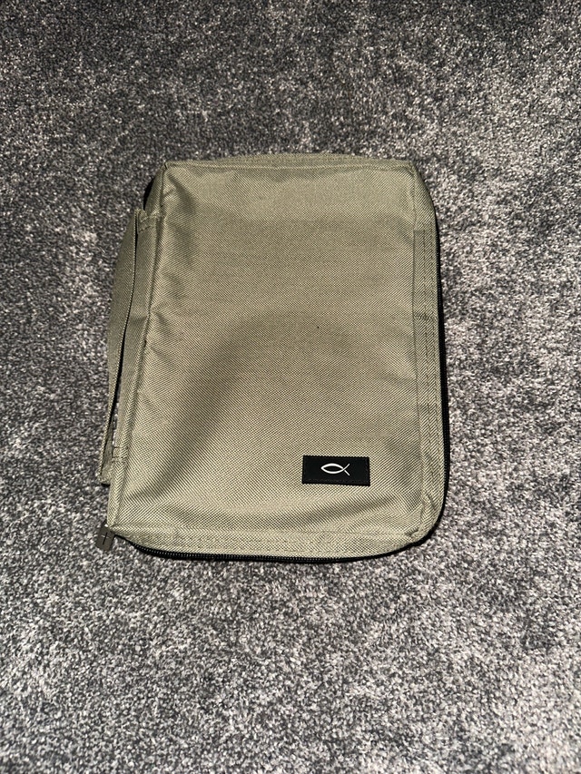 olive green canvas book holder - photo 4