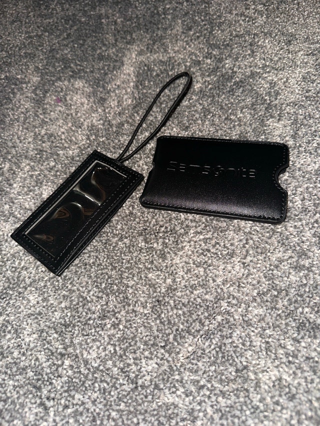 black card holder 2$