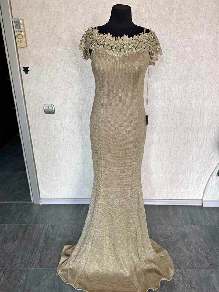Brand NEW Stunning Champagne Gold Mermaid Evening Gown