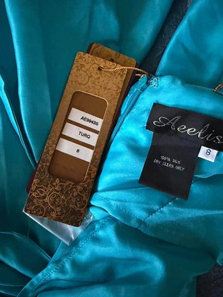 Brand New Aeelis Silk Evening Dress – Size 8 - photo 5