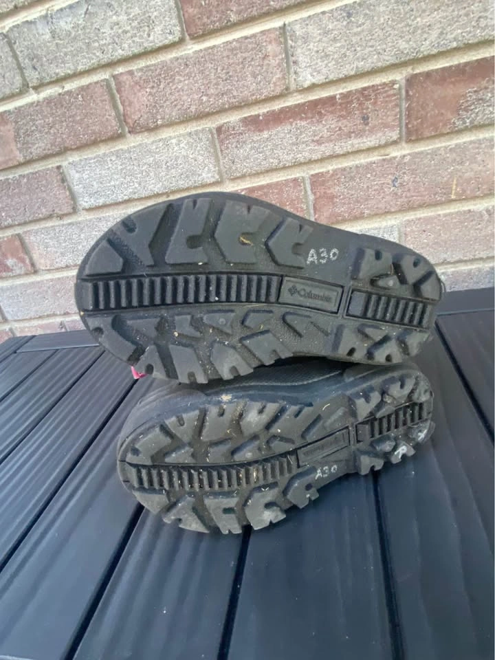 Columbia Toddler Snow Boots size 9T girl - photo 2