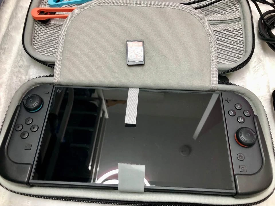 Nintendo Switch 2 - photo 2