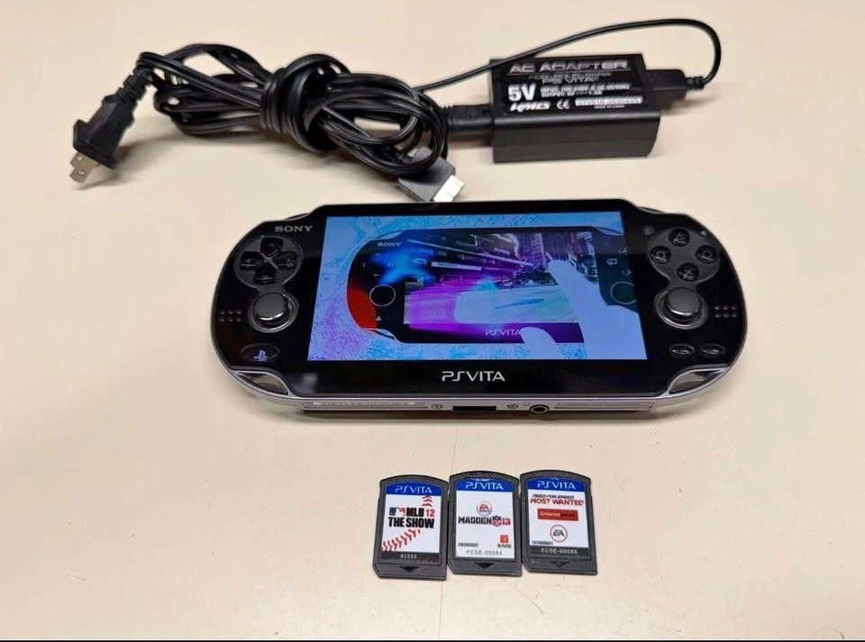 Sony PS Vita PCH-1101 Bundle with 3 Games and Charger