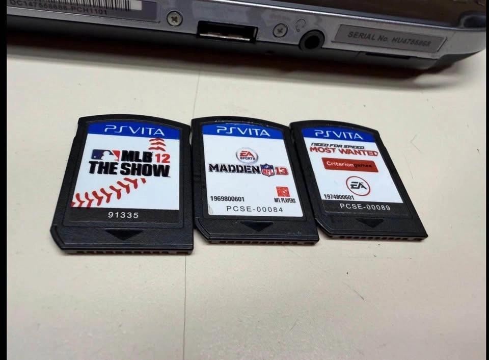 Sony PS Vita PCH-1101 Bundle with 3 Games and Charger - photo 5