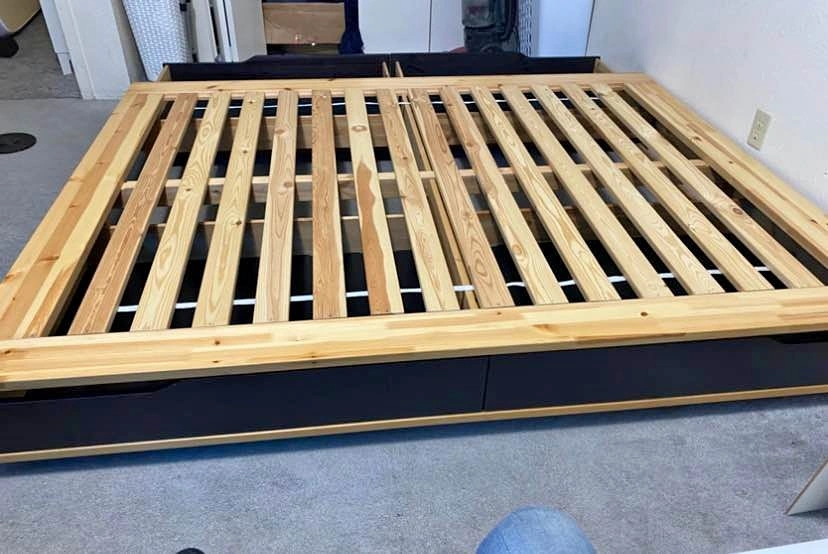 MANDAL queen bed with 4 drawers
