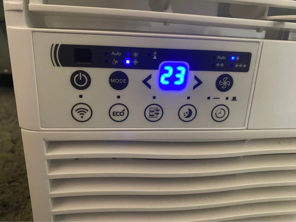 Danby Window Air Conditioner - photo 2