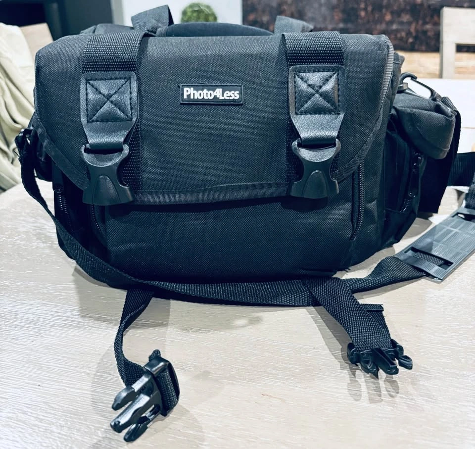 Canon EOS 90D DSLR Camera Bundle + 2 Lenses, Bag & Tripod - photo 4