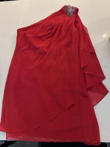 JS Boutique one-shoulder chiffon dress