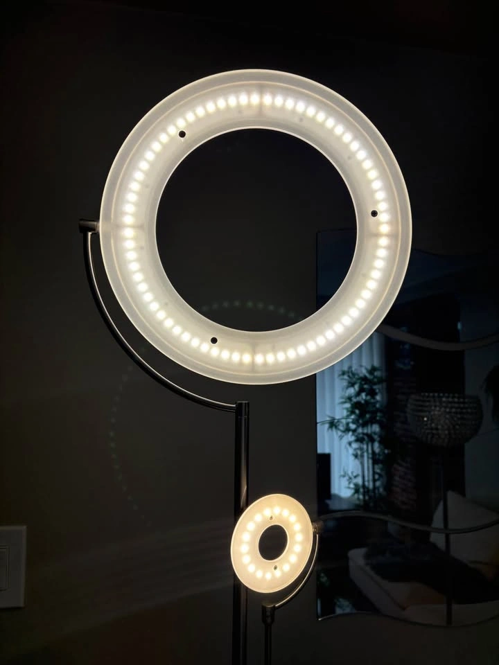 6.5 Ft LED Lamp - Excellent Condition - photo 3